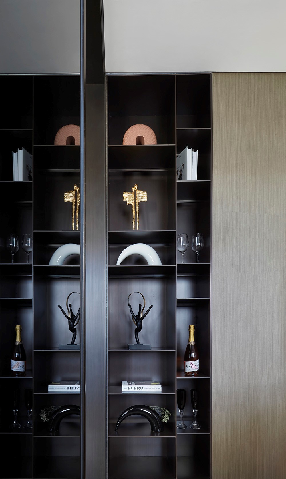 时尚轻奢风格室内家装案例效果图-餐边柜 时尚轻奢风格室内家装案例效果图-餐边柜