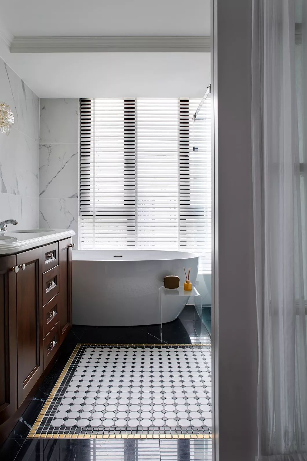 美式现代风格家装设计室内装修效果图-卫生间 美式现代风格家装设计室内装修效果图-卫生间